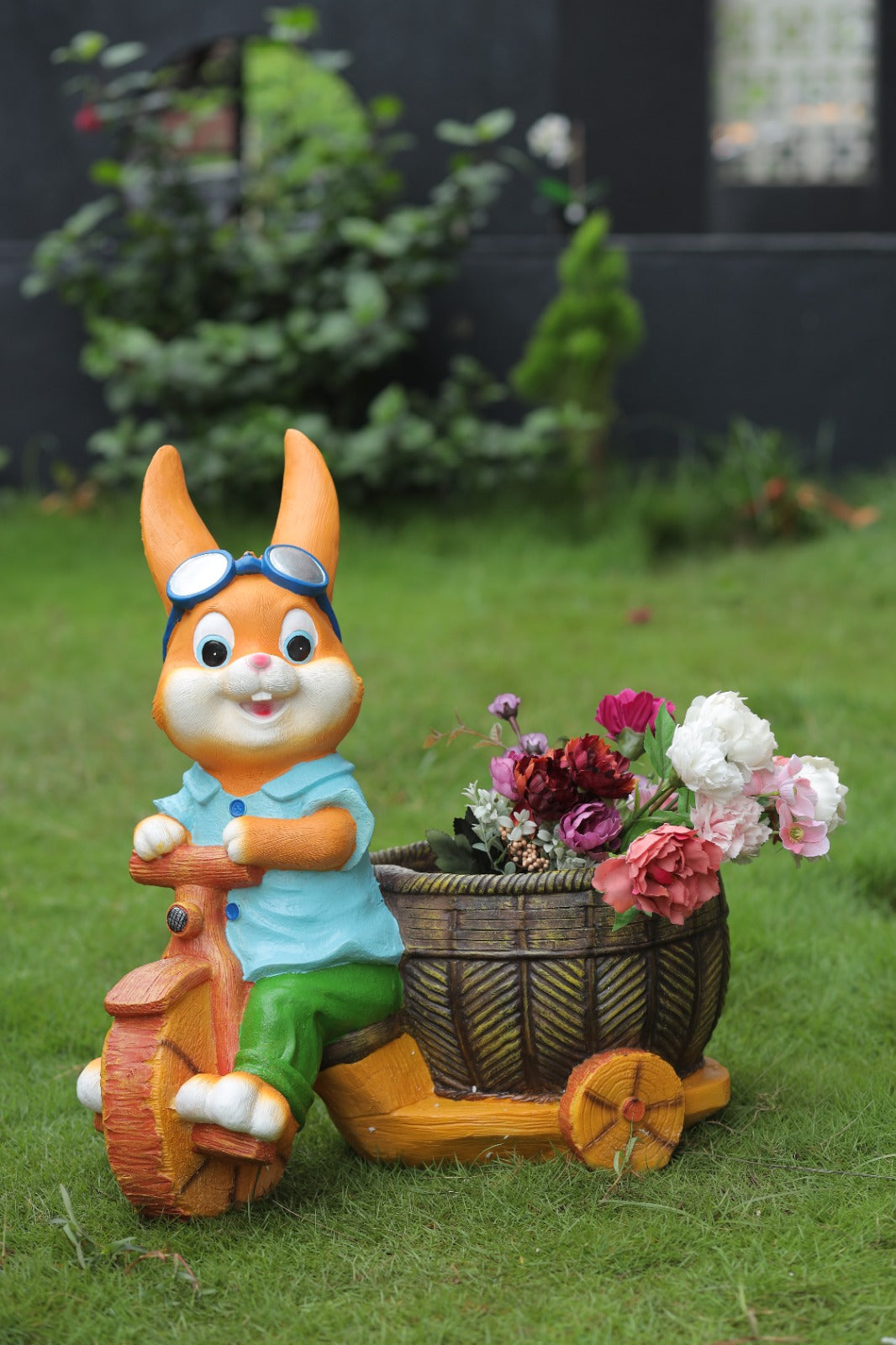 Decorative Garden Duck Planter with Barrel