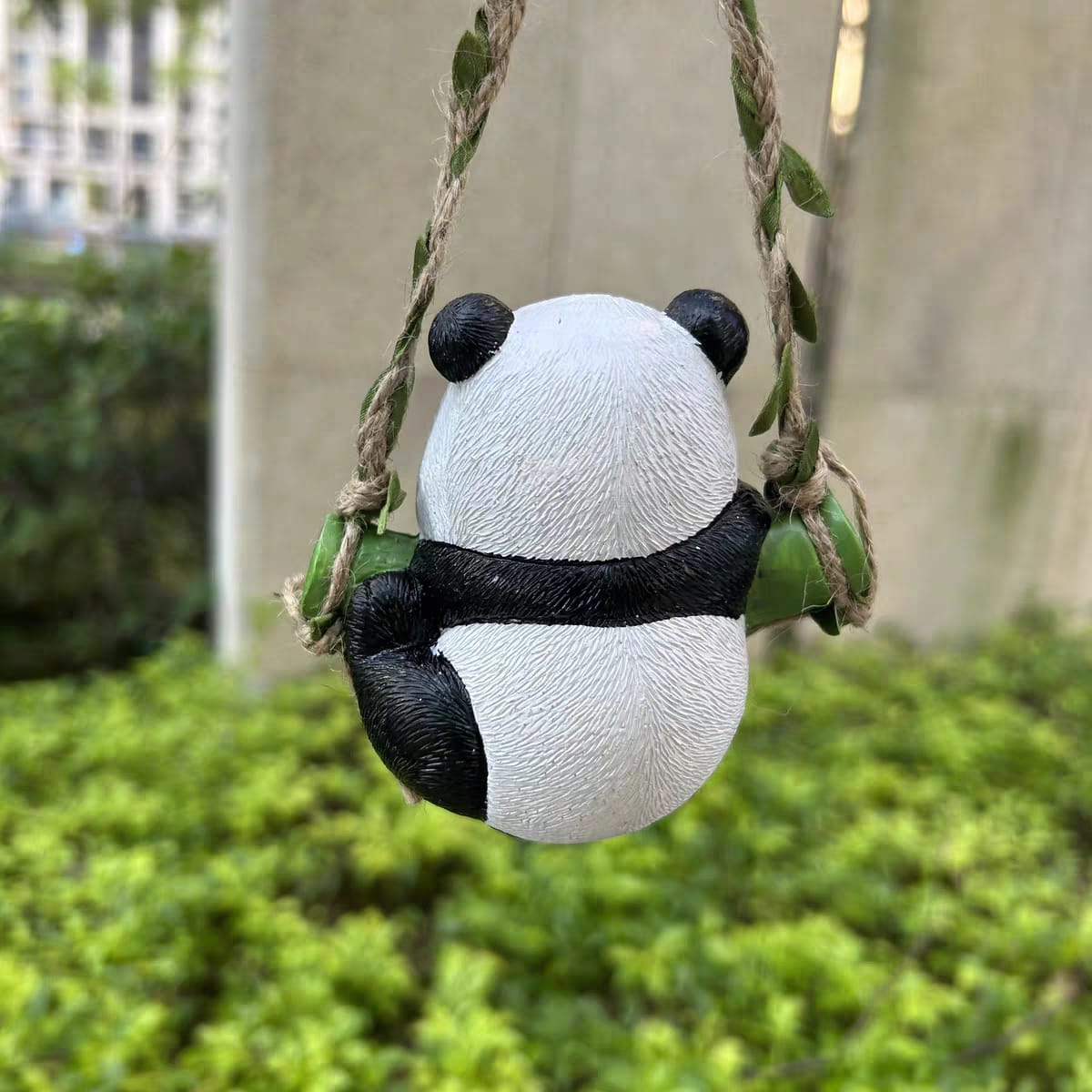 CLIMBING PANDA
